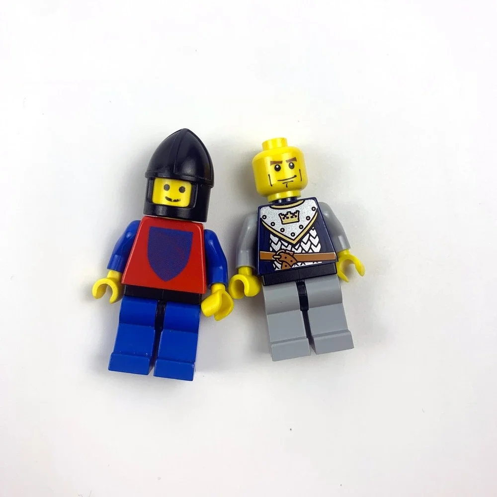 Vintage LEGO Minifigure Lot of 10 Pirates Castle Fire Hats Hair Swords Muskets +